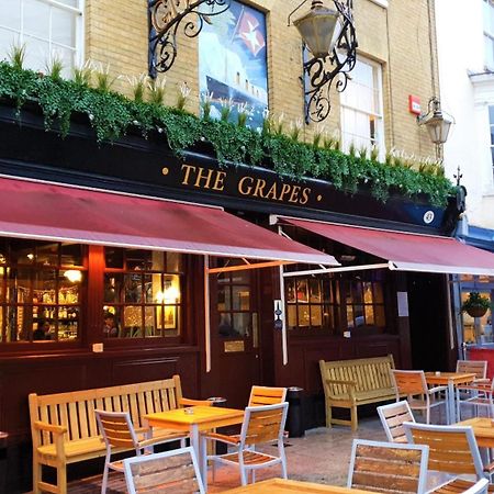 The Grapes Pub Hotel Southampton Bagian luar foto